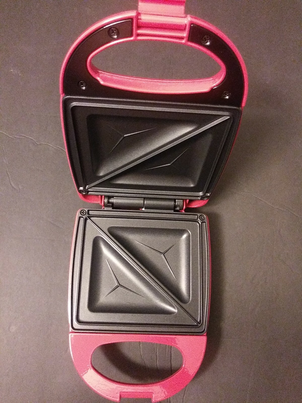 Nostalgia My mini Sandwich Maker, Red model # MSNDW5RD 120V AC/60HZ never used.