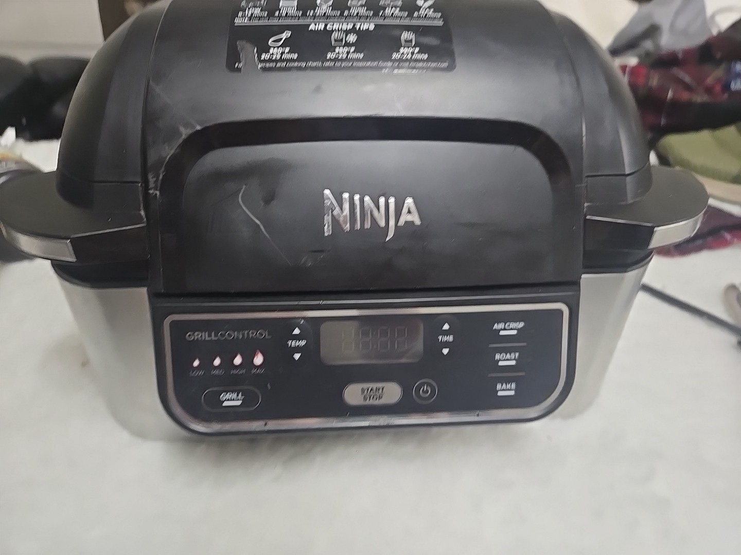 Ninja AG300 Foodi 4-in-1 Indoor Grill with 4 Quart Air Fryer – Black