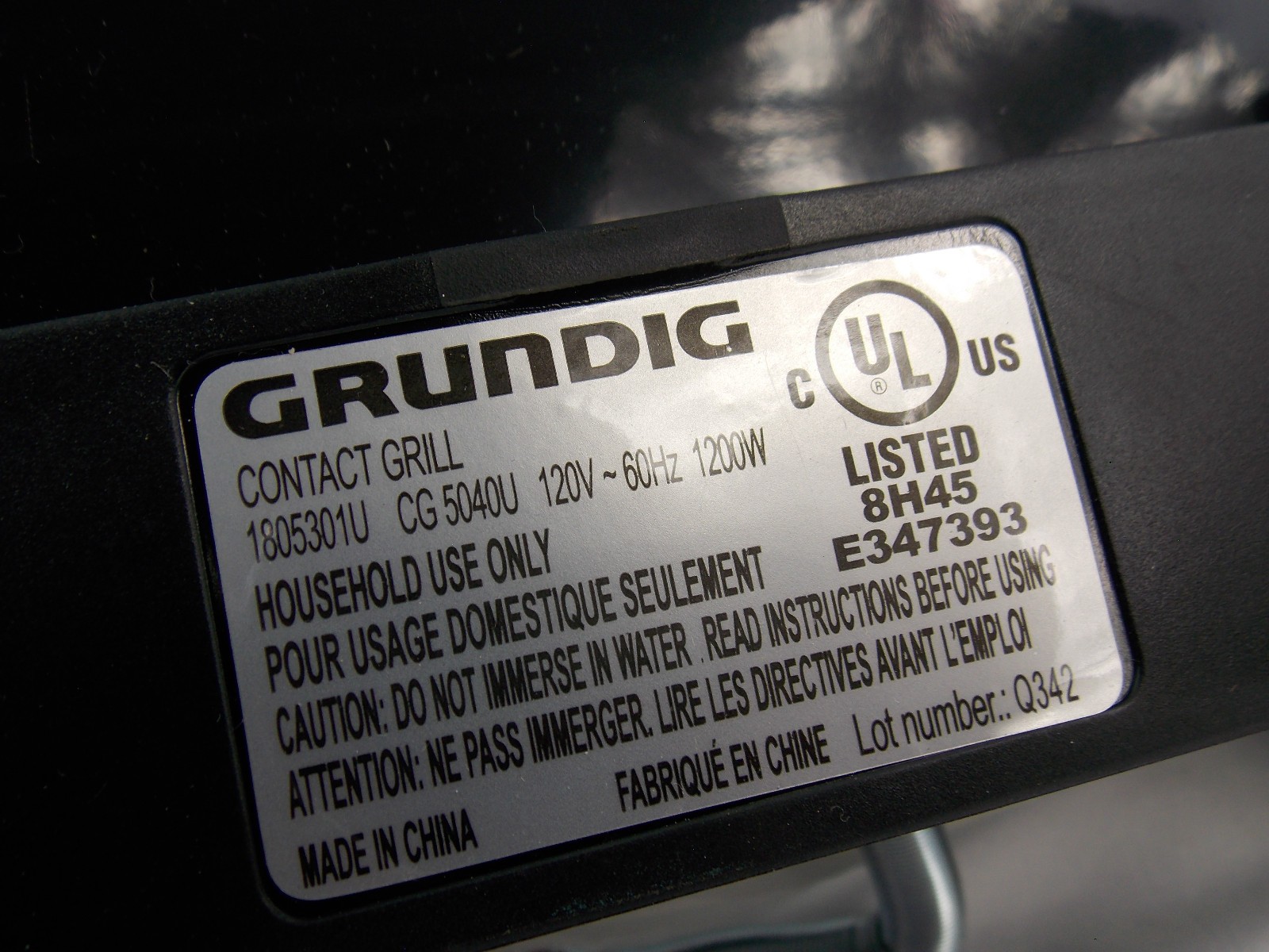 GRUNDIG Contact Grill #CG5040U 1200 Watts NON STICK PRESS TYPE BARBECUE 12 X 10