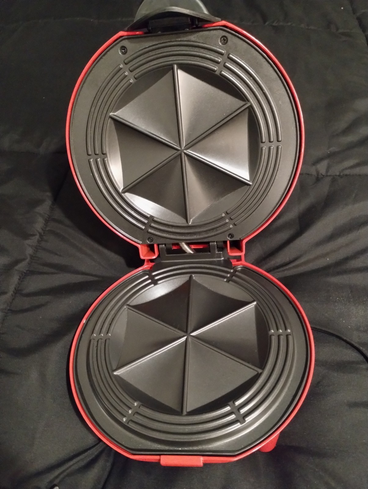 Hamilton Beach Quesadilla Maker 25409 Red Nonstick Electric Grill 6 Wedge Tested