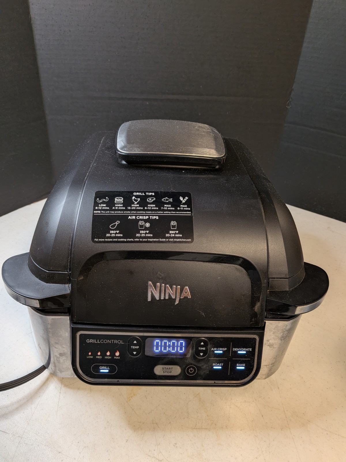 Ninja Foodi 5-in-1 Indoor Grill and Air Fryer – Black/Silver AG302
