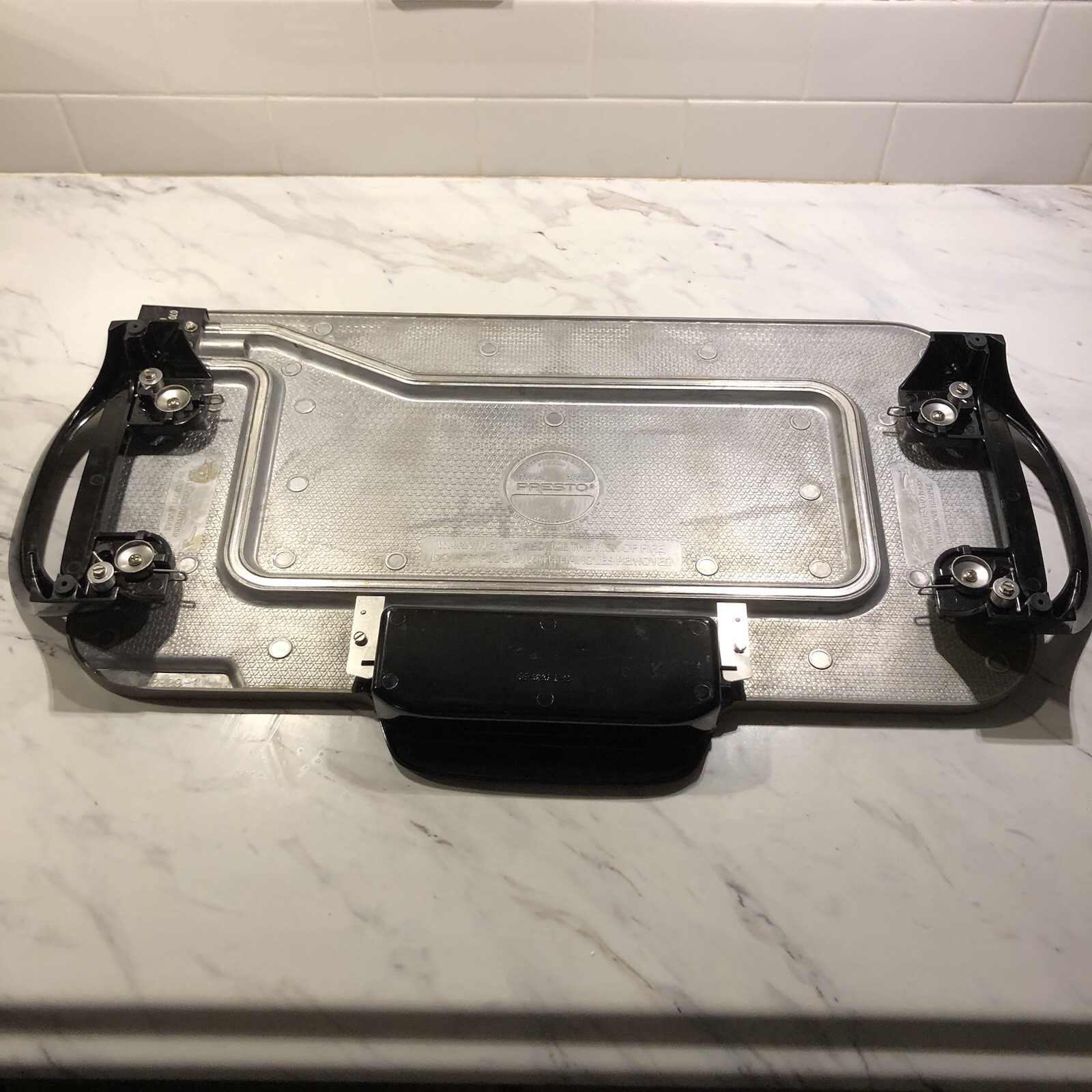 Presto 07062-22-Inch Ceramic Removable Handles Electric Griddle Preowned EC