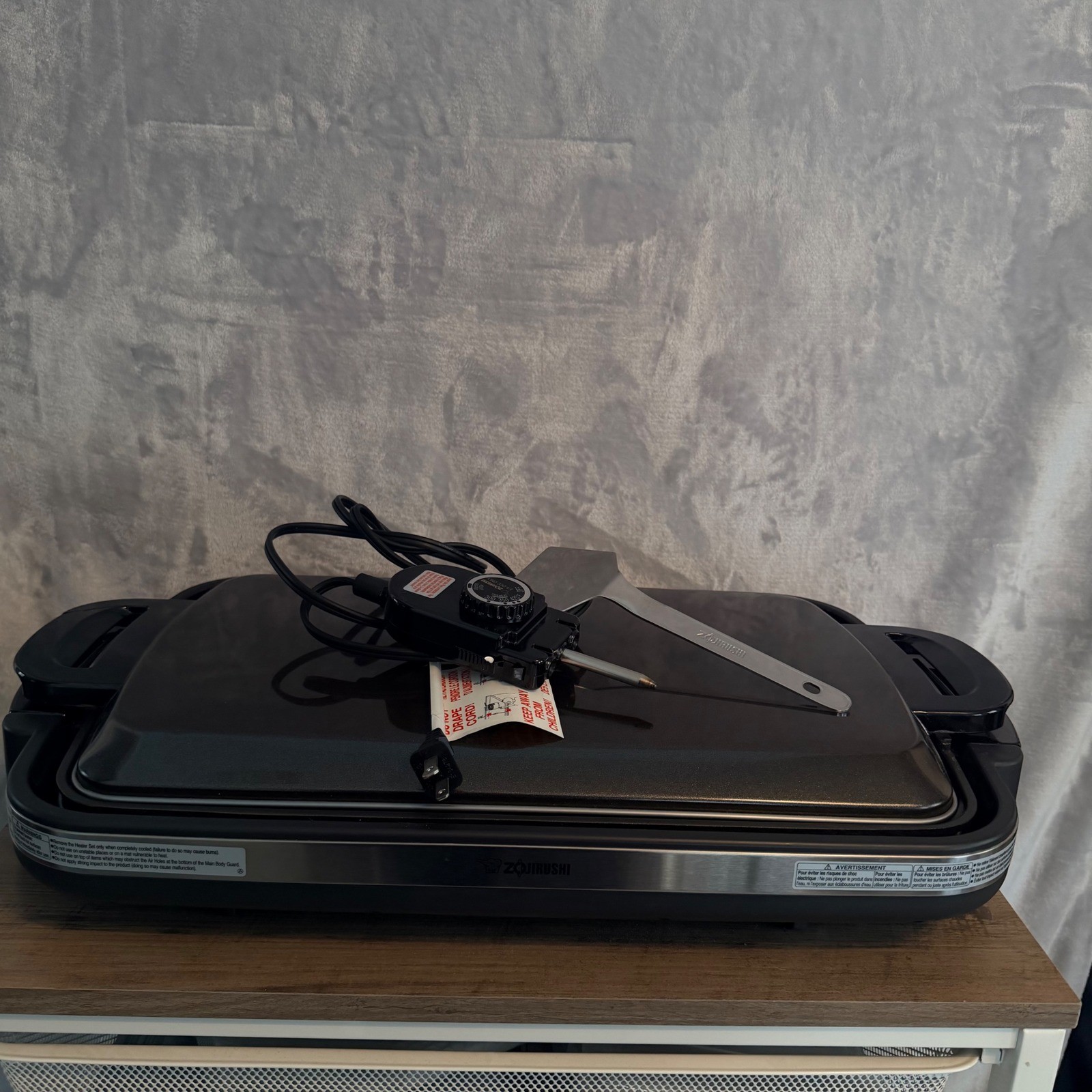 Zojirushi EA-DCC10 Gourmet Sizzler Electric Griddle Black 1350W with Spatula
