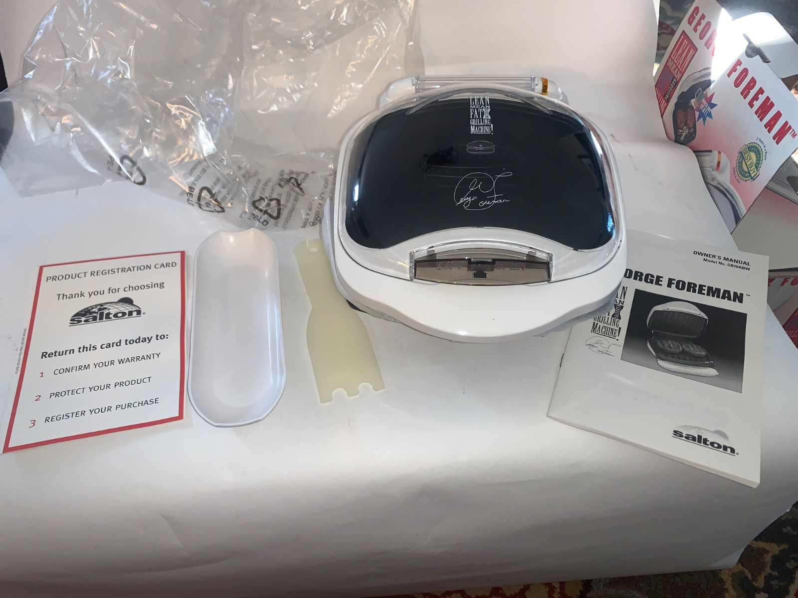 George Foreman Grill In Grilling White Salton GR10ABWR Box And Manual New!
