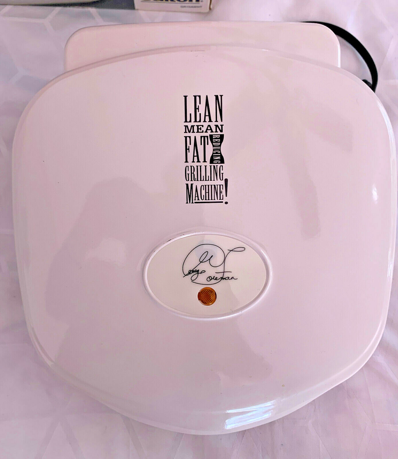 GEORGE FOREMAN LEAN MEAN FAT REDUCING GRILLING MACHINE GRILL GR10A WHITE SALTON