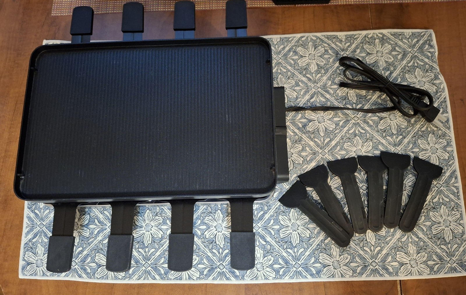 SWISSMAR 8-PersonRaclette Party Grill KF-77041 (Was A Display/Never Used/NoBox)