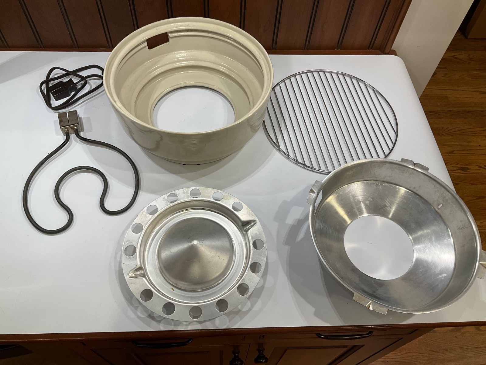 Contempra Indoor Electric Char B Que Grill Smokeless ECB-32 Stoneware Tan Base
