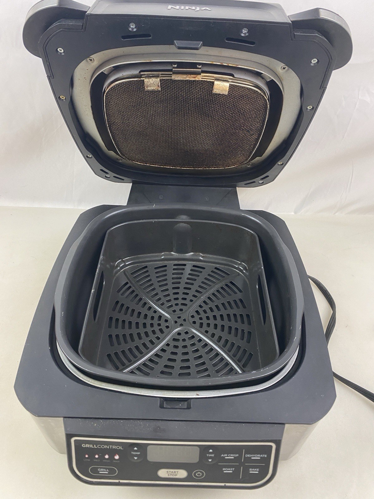 Ninja AG302 Foodi 5-in-1 Indoor Grill with Air Fry, Roast, Bake – Works Great