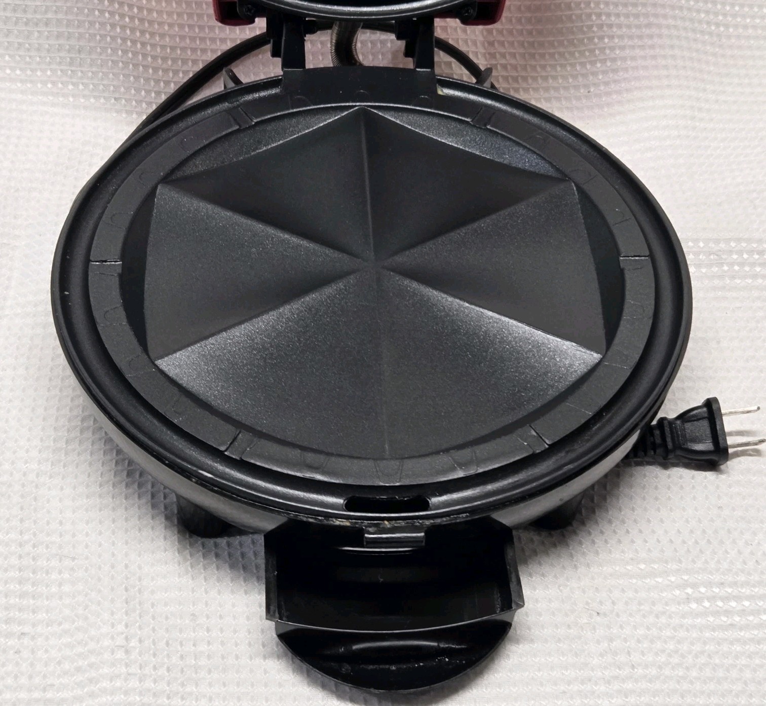 ✅Taco Tuesday TTEQM8RD Deluxe 8-Inch 6-Wedge Electric Quesadilla Maker TESTED