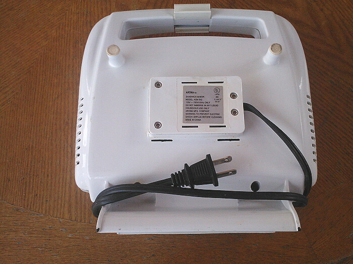 VINTAGE AROMA MODEL # ASM 902 SANDWICH MAKER {WORKING}