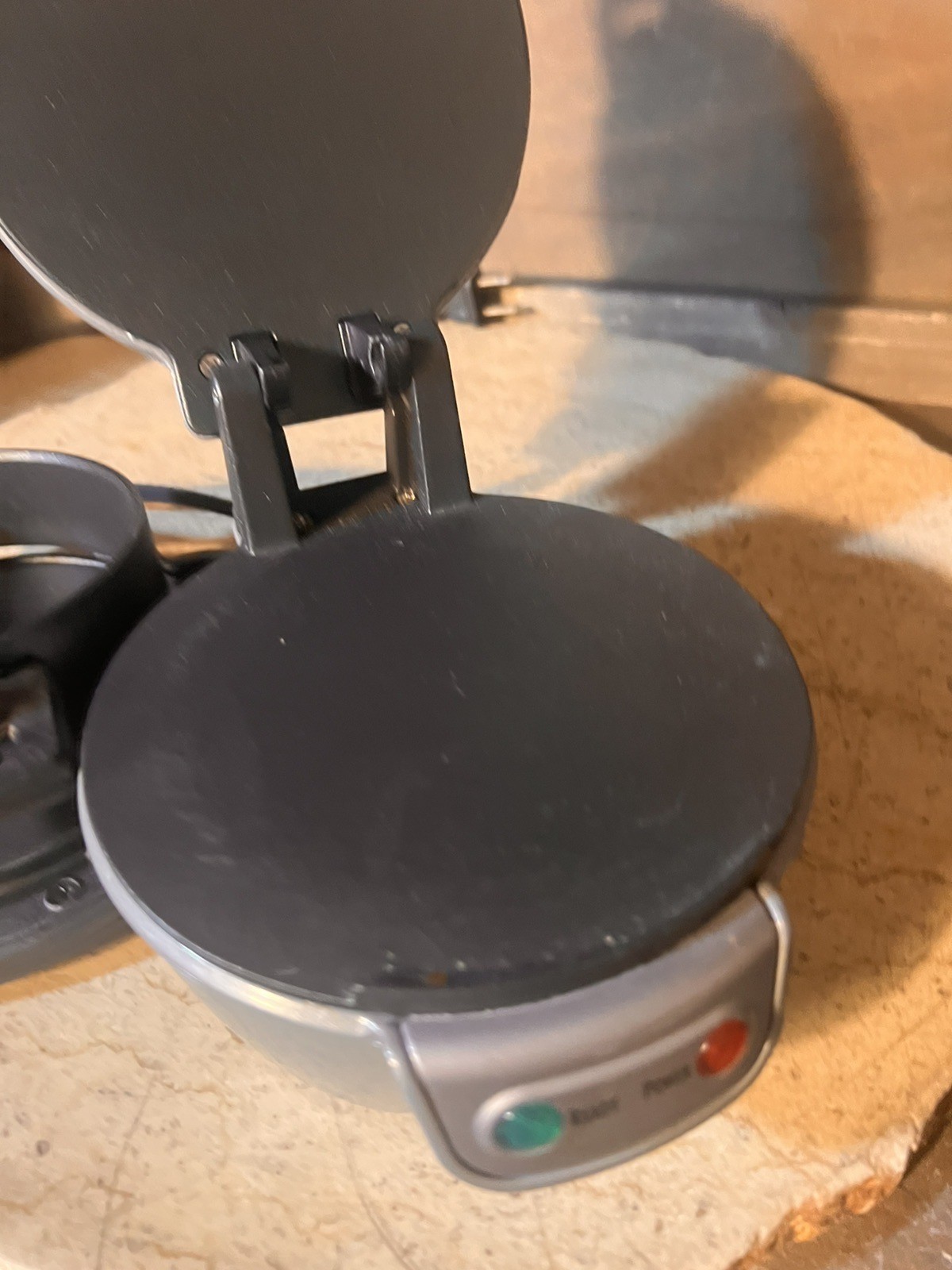 Hamilton Beach Breakfast Sandwich Maker Single Serve Egg Muffin Cooker ST29