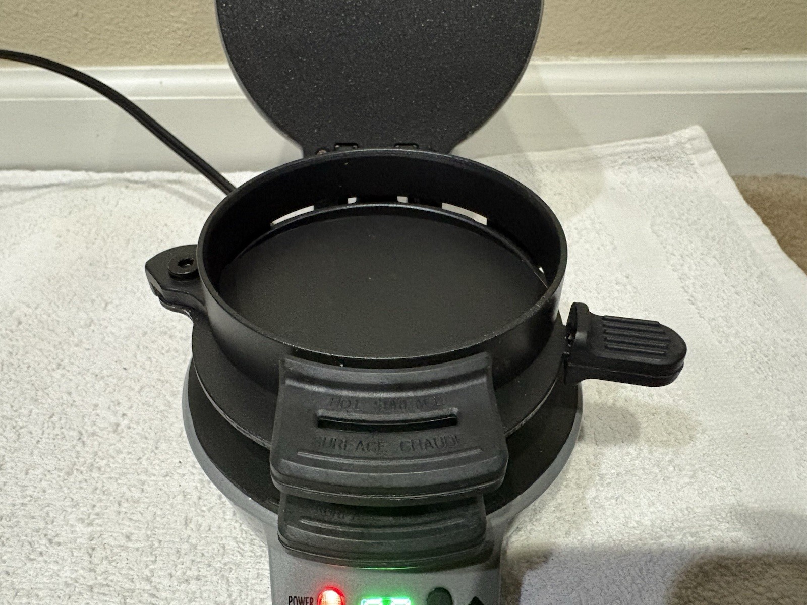 Hamilton Beach Quick and Easy Breakfast Sandwich Maker Model 25478R Non Stick