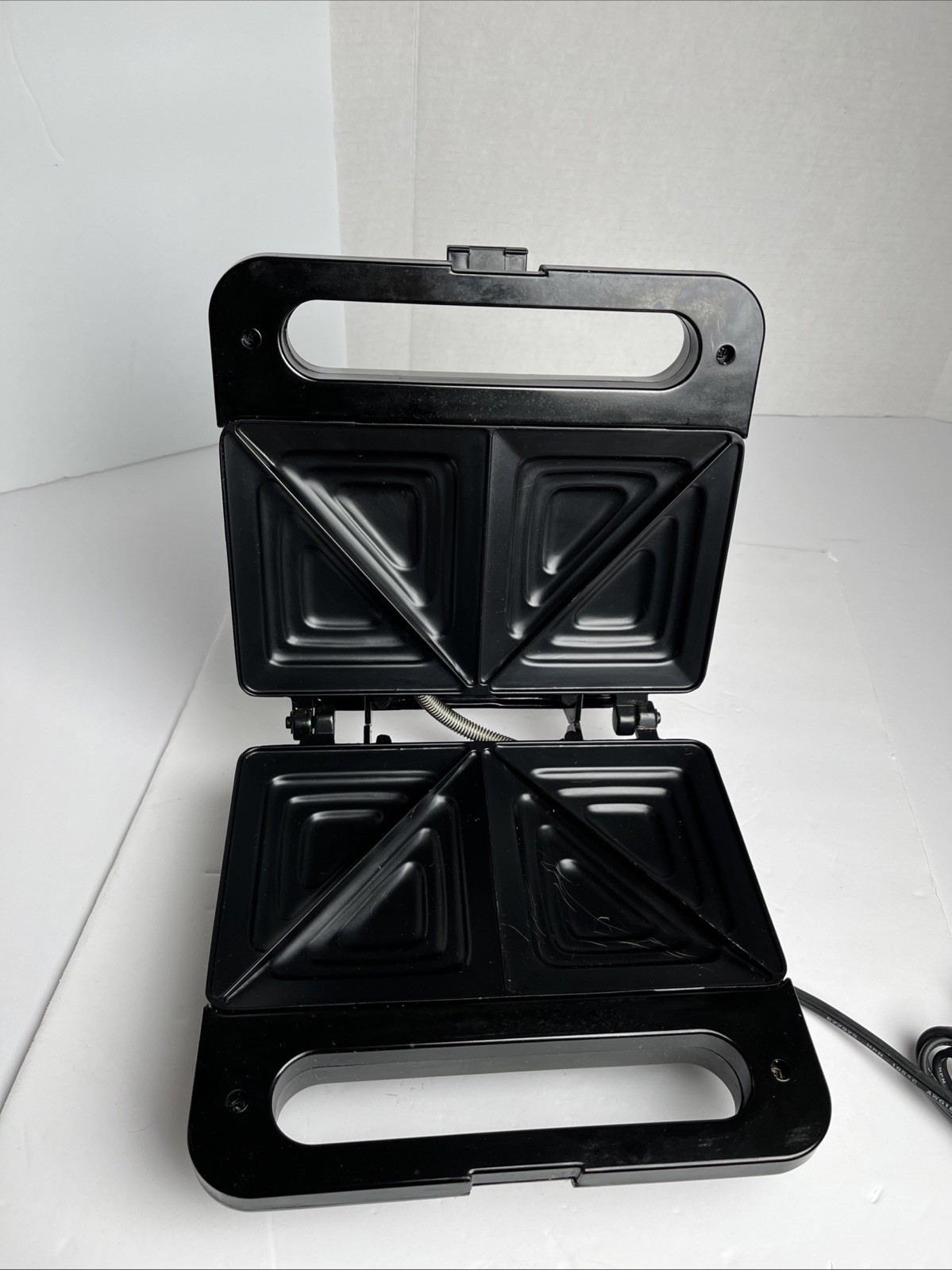 Salton SA-4 Snack ‘N’ Sandwich Maker 12V 760W Panini Crimps Seals TESTED & WORKS