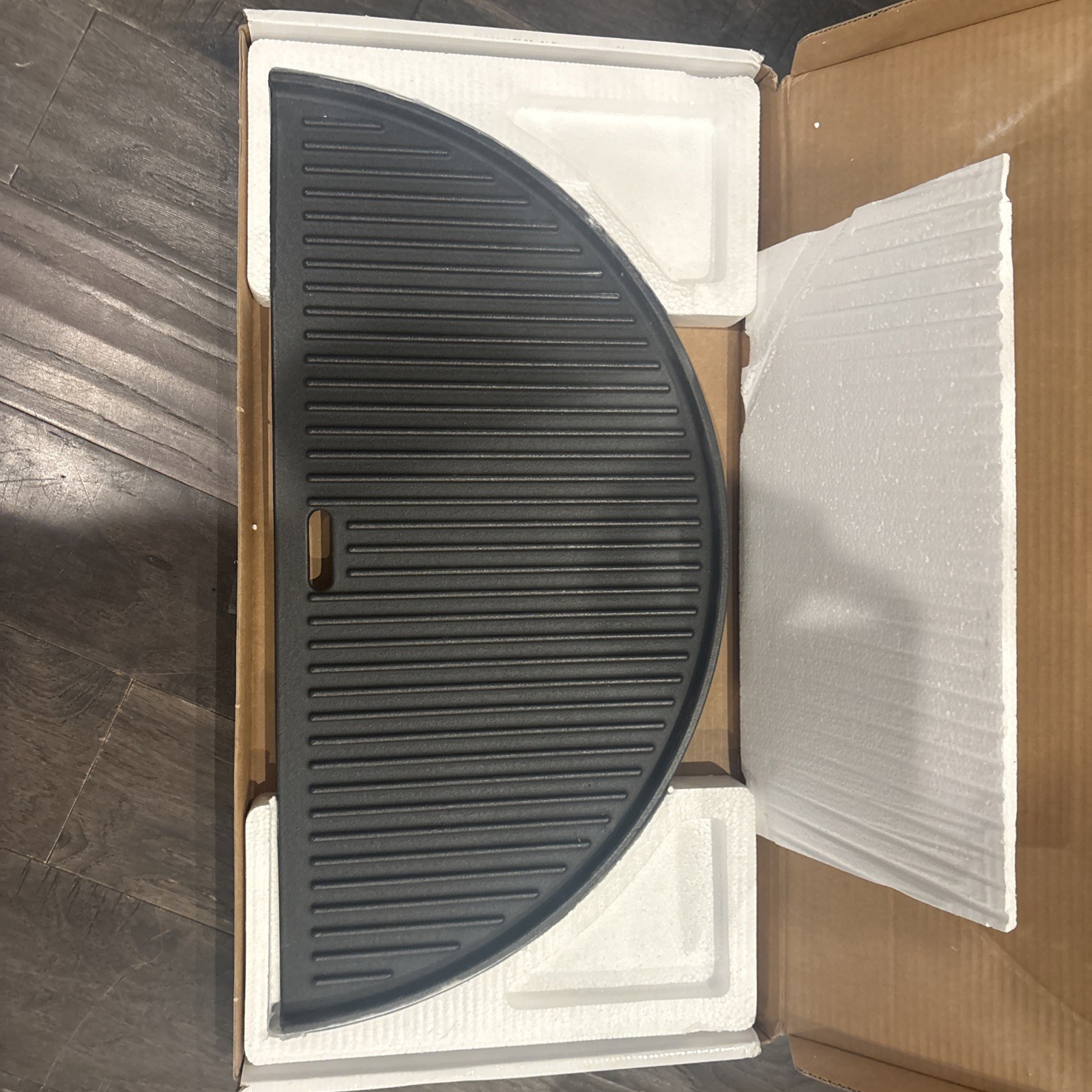 Kamado Joe BJ-HCIGRIDDLE Big Joe Half Moon Cast Iron Reversible Griddle