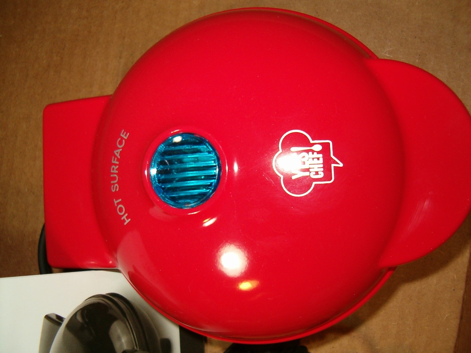 Yes Chef! Personal Mini Griddle w Instructional Manual & Recipe Guide, Red W/Box