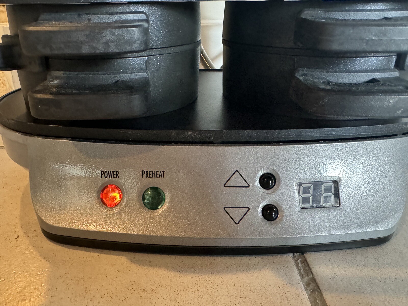 Hamilton Beach Dual Breakfast Sandwich Maker with Timer, Silver (25490A)