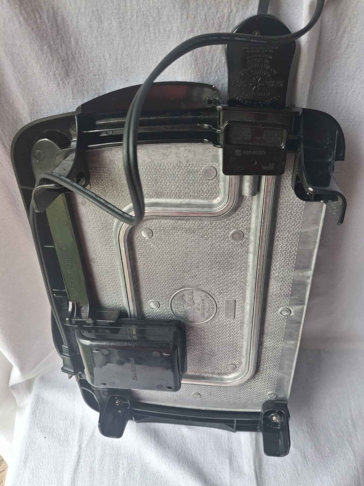 Presto Electric Griddle Pan Nonstick 22 ins Model # 07047