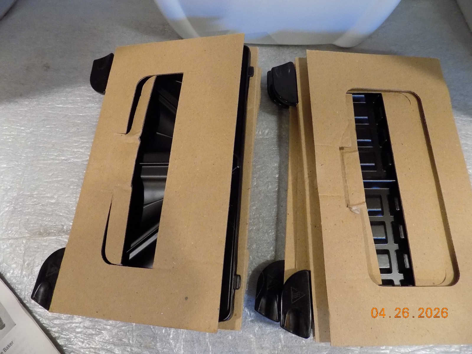 Everstar Three–In-One Grill Model 358 900 w/ 3 Interchangeable Grill Plates