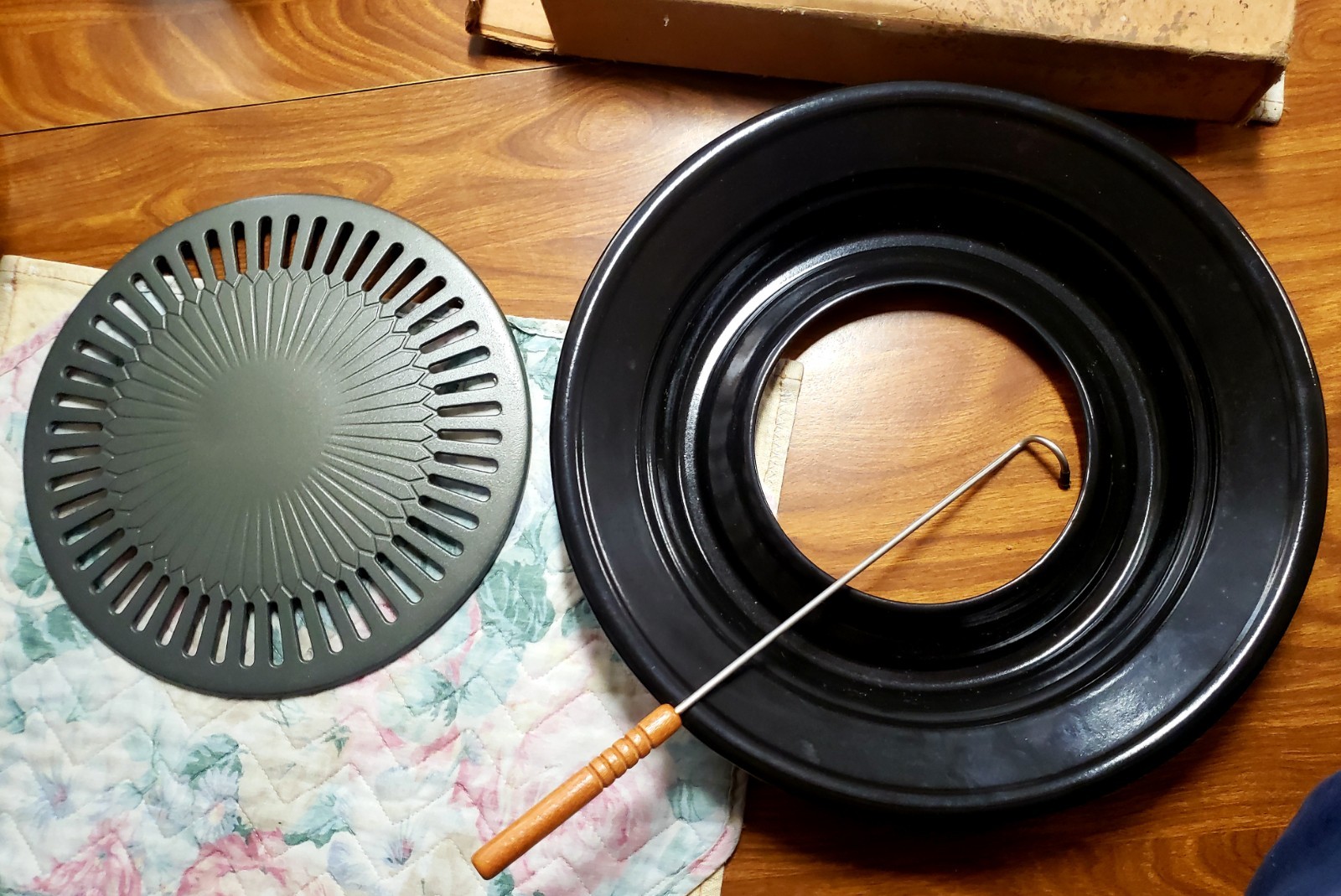 Vintage SYLMARK Mighty Pro Grill Manual Stove Top Grill Portable Round 13in