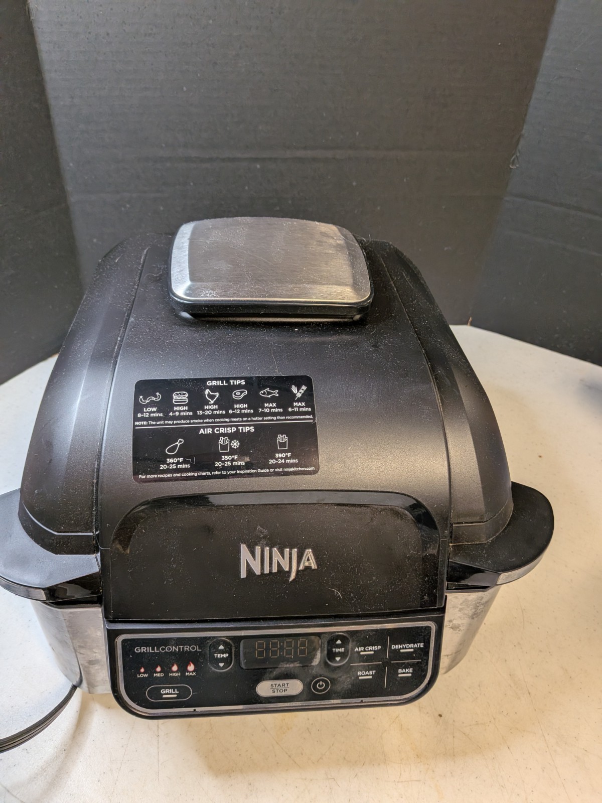 Ninja Foodi 5-in-1 Indoor Grill and Air Fryer – Black/Silver AG302