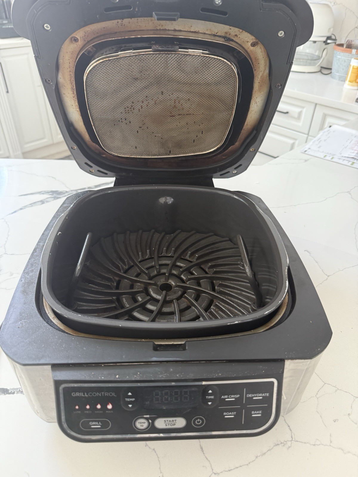 Ninja AG302 Foodi 5-in-1 Indoor Grill with Air Fry, Roast, Bake
