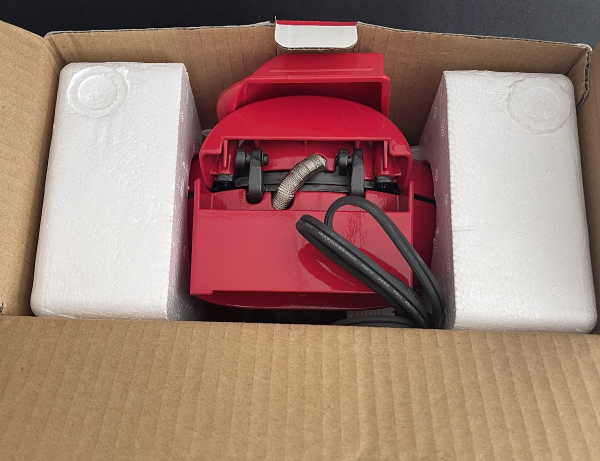 El Paso Chile Company Red Quesadilla Maker ~ New Open Box!