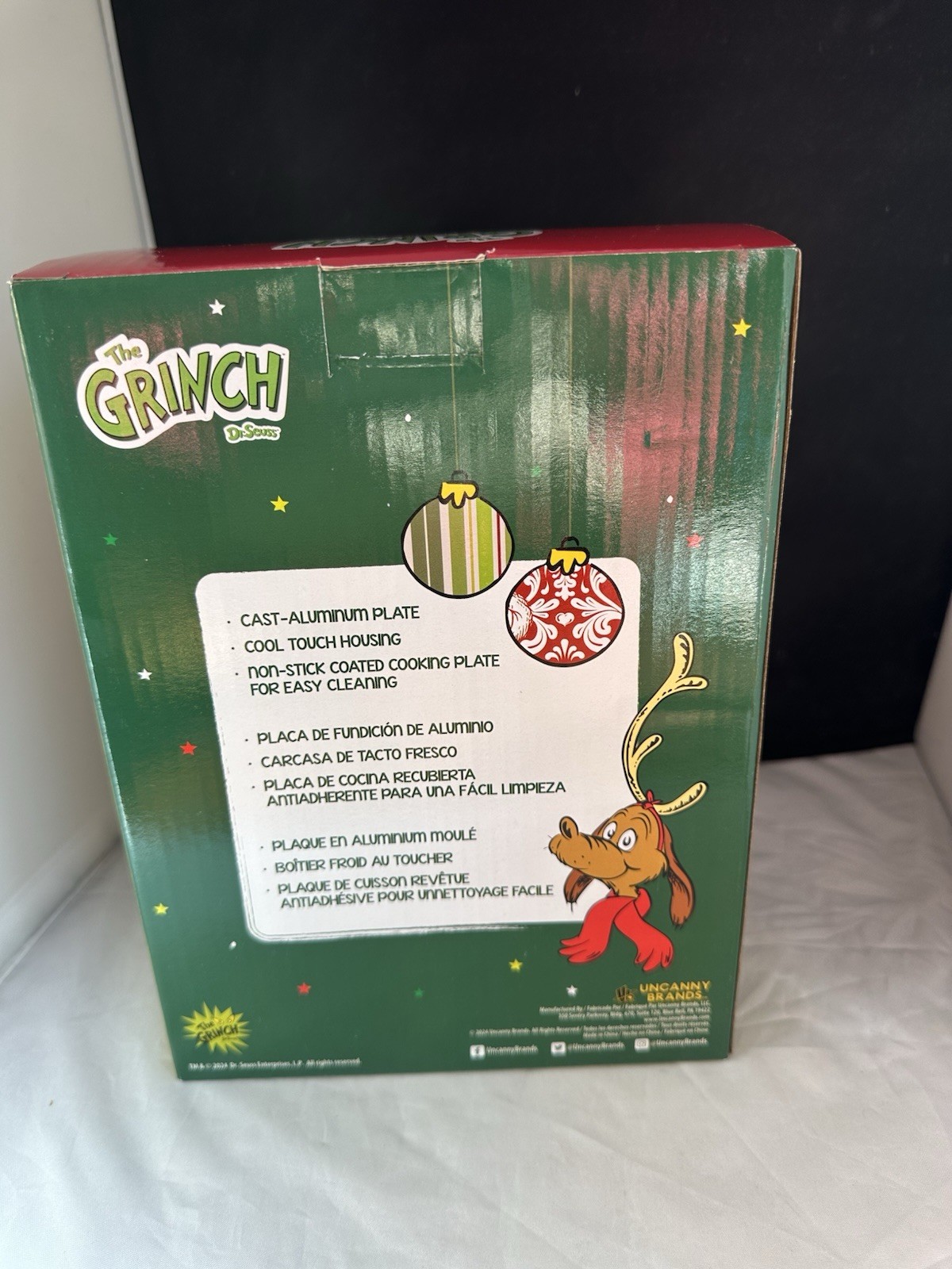 New Dr. Seuss The Grinch Grilled Cheese Sandwich Maker Bundle Extras
