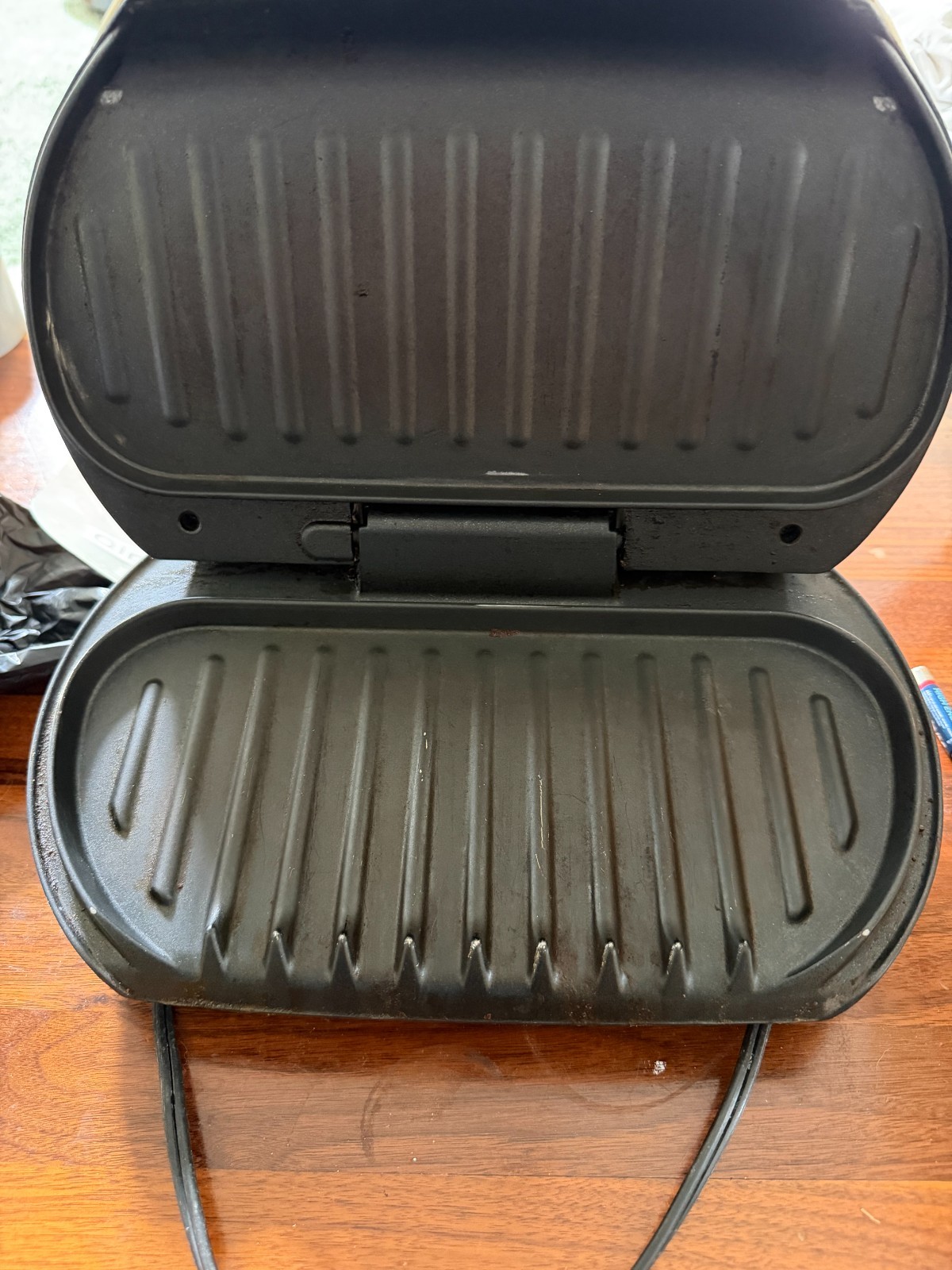 George Foreman Grilling Machine GR12 800W 120V White Non Stick Works Great!