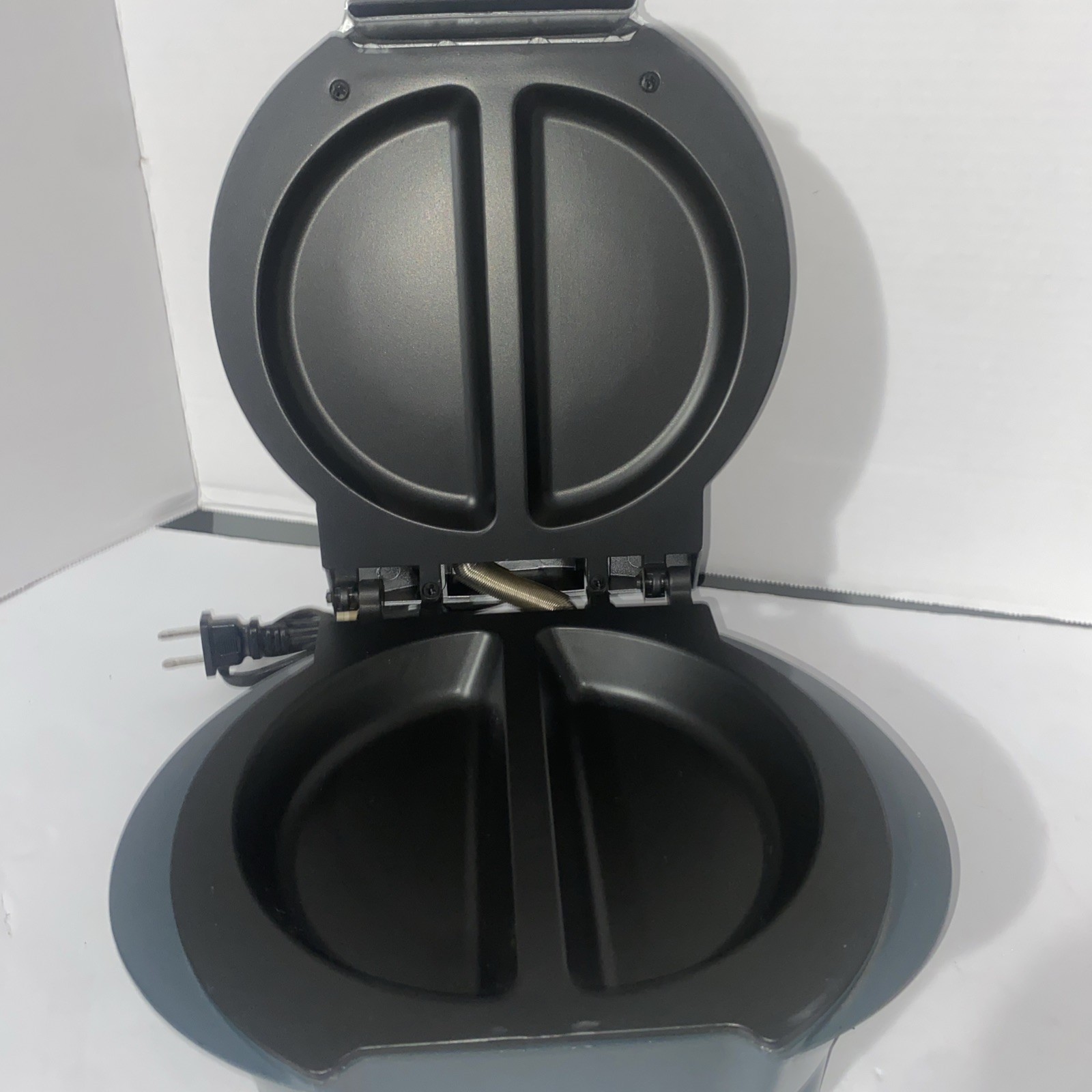 GT Xpress 101 Breakfast Cooker Model 08-03309 Electric Toaster