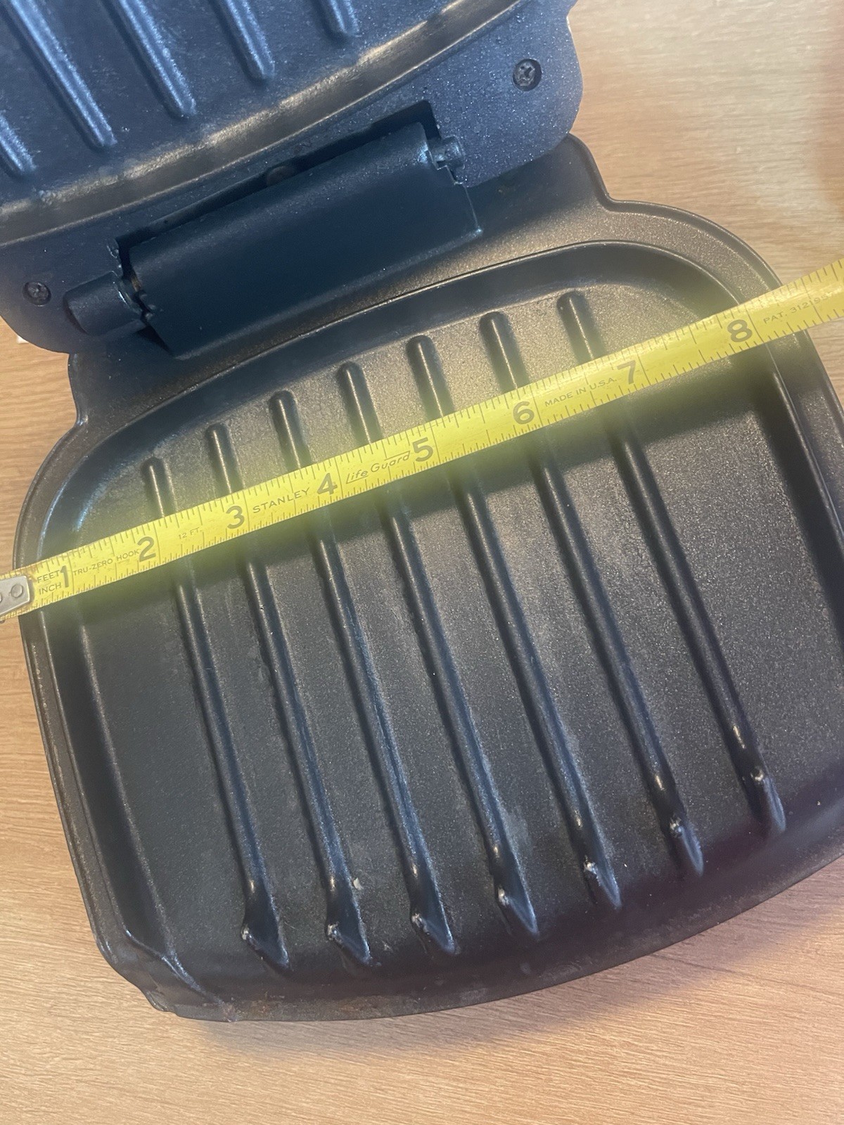 Glossy White, Easy To Clean, George Foreman Grilling ￼Machine. Smaller Size