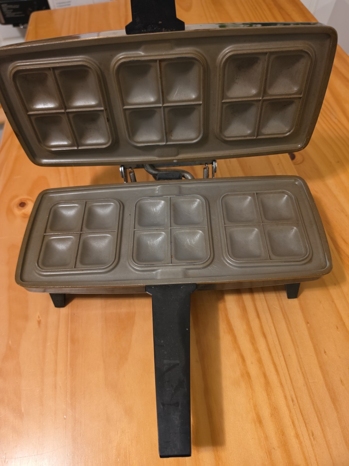 Vintage Sun Beam Party Grill Model 870 Sandwich Maker Press Tested Working Clean