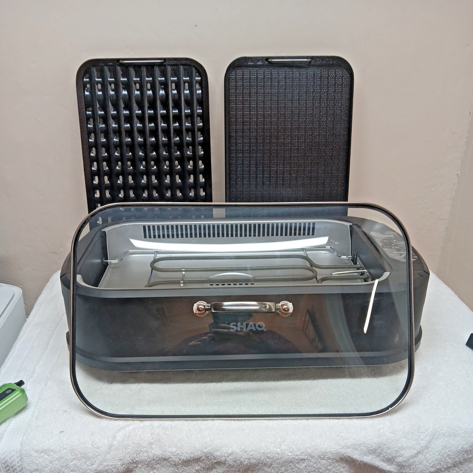 SHAQ 3-in-1 Smokeless Grill modelpg-1500xl open box never used. lift off lid