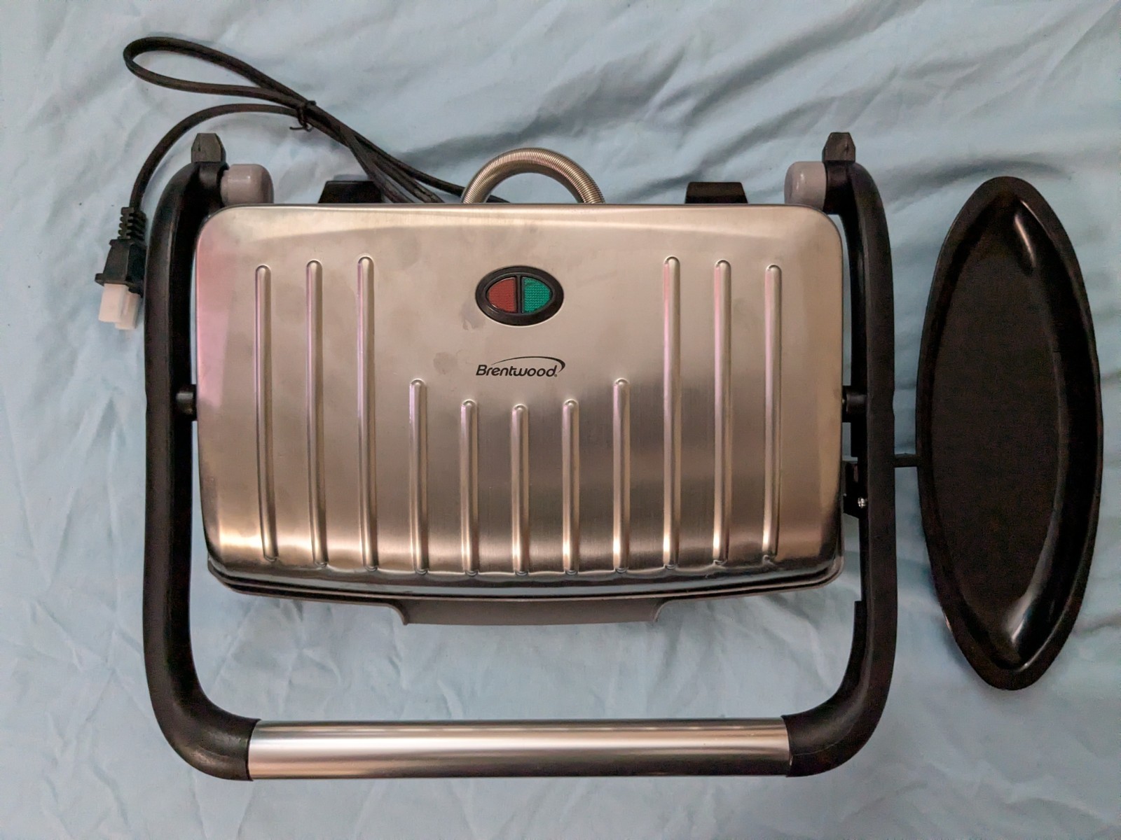 Brentwood TS-611 Non-Stick Electric Grill / Panini Maker 120V 60Hz 1000W