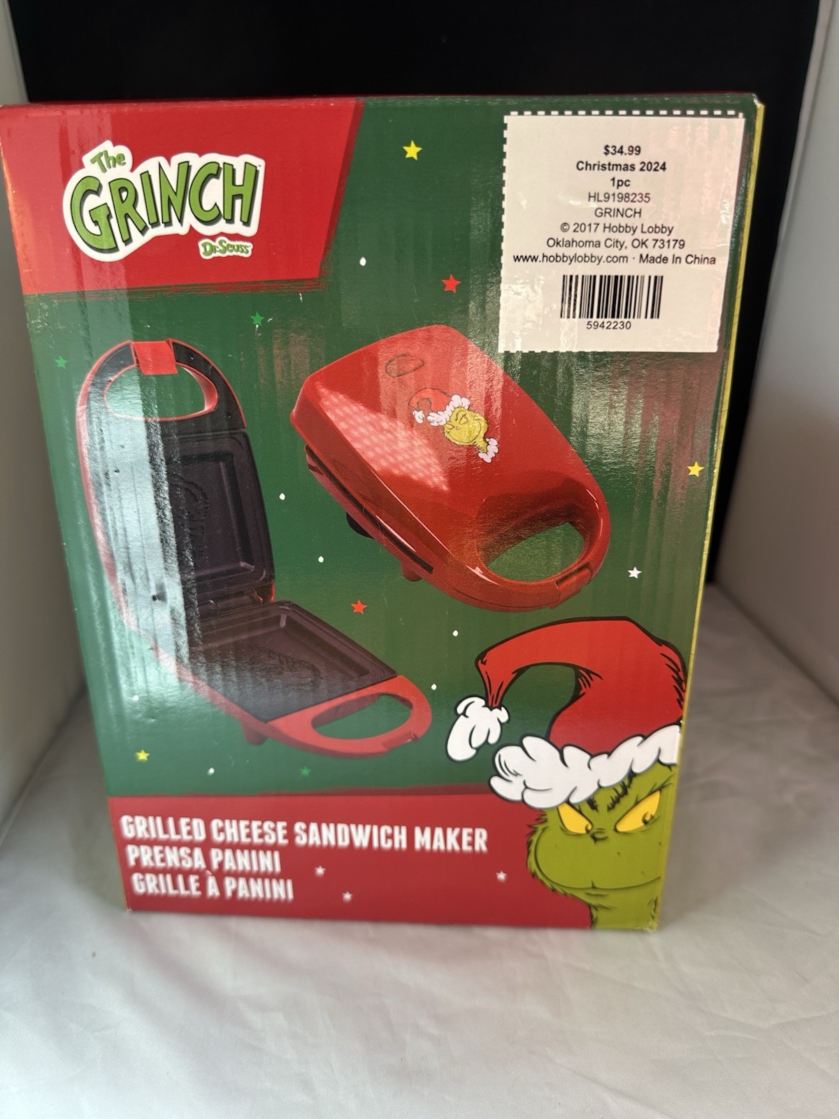 New Dr. Seuss The Grinch Grilled Cheese Sandwich Maker Bundle Extras