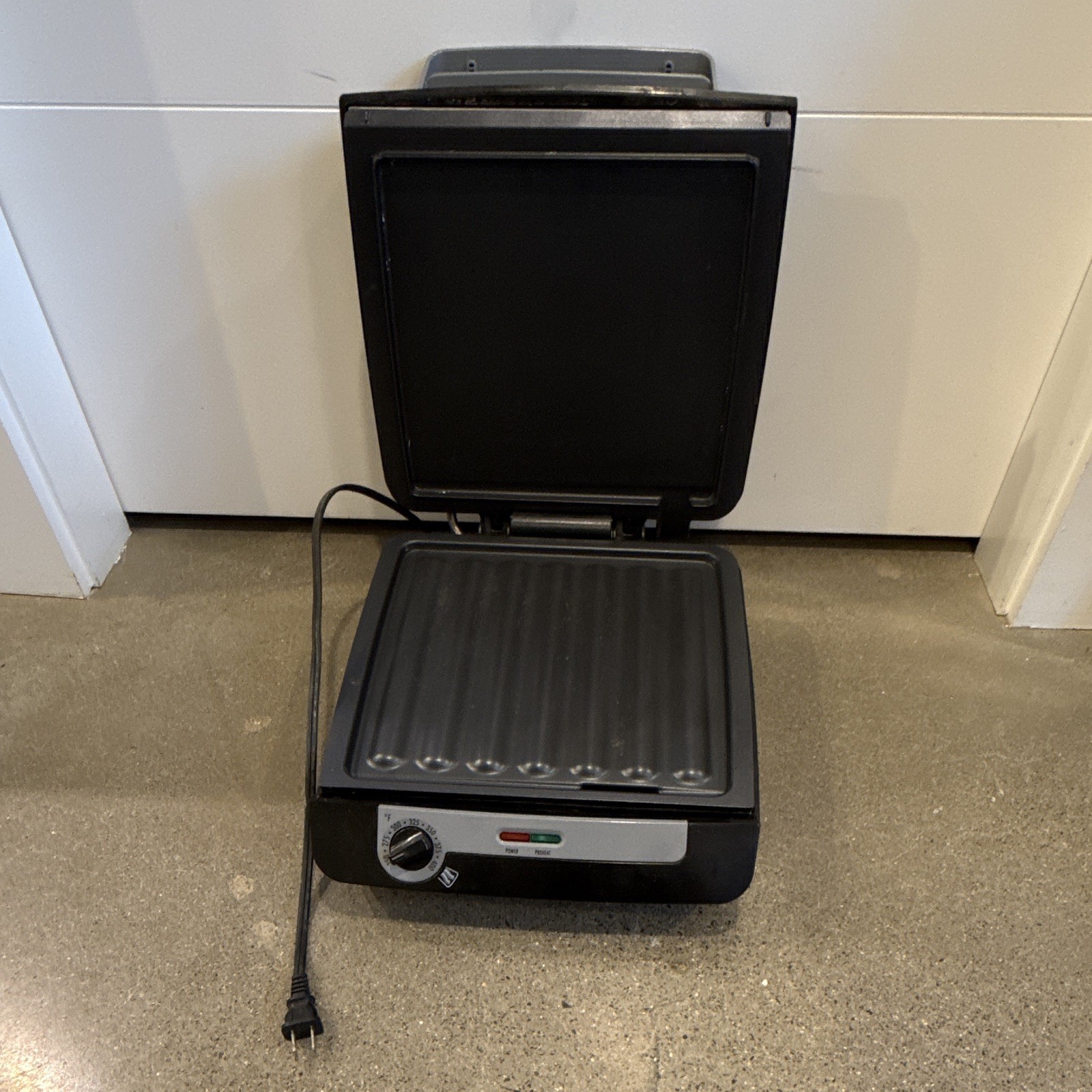 Hamilton Beach 25600 Contact Grill Panini Press 1400W 120V Drip Tray Black