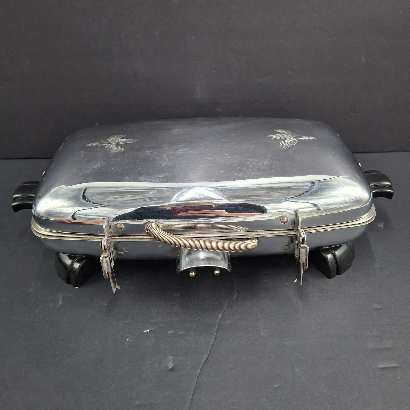 Bersted Mfg Model 360 Sandwich Griddle Press Chrome Bakelite Handles