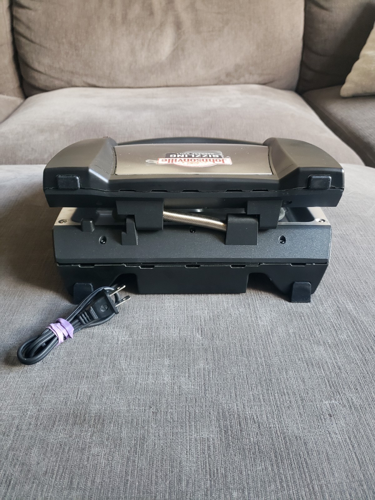JOHNSONVILLE SIZZLING SAUSAGE INDOOR ELECTRIC GRILL BTG-0498 (PARTS) Read Desc..