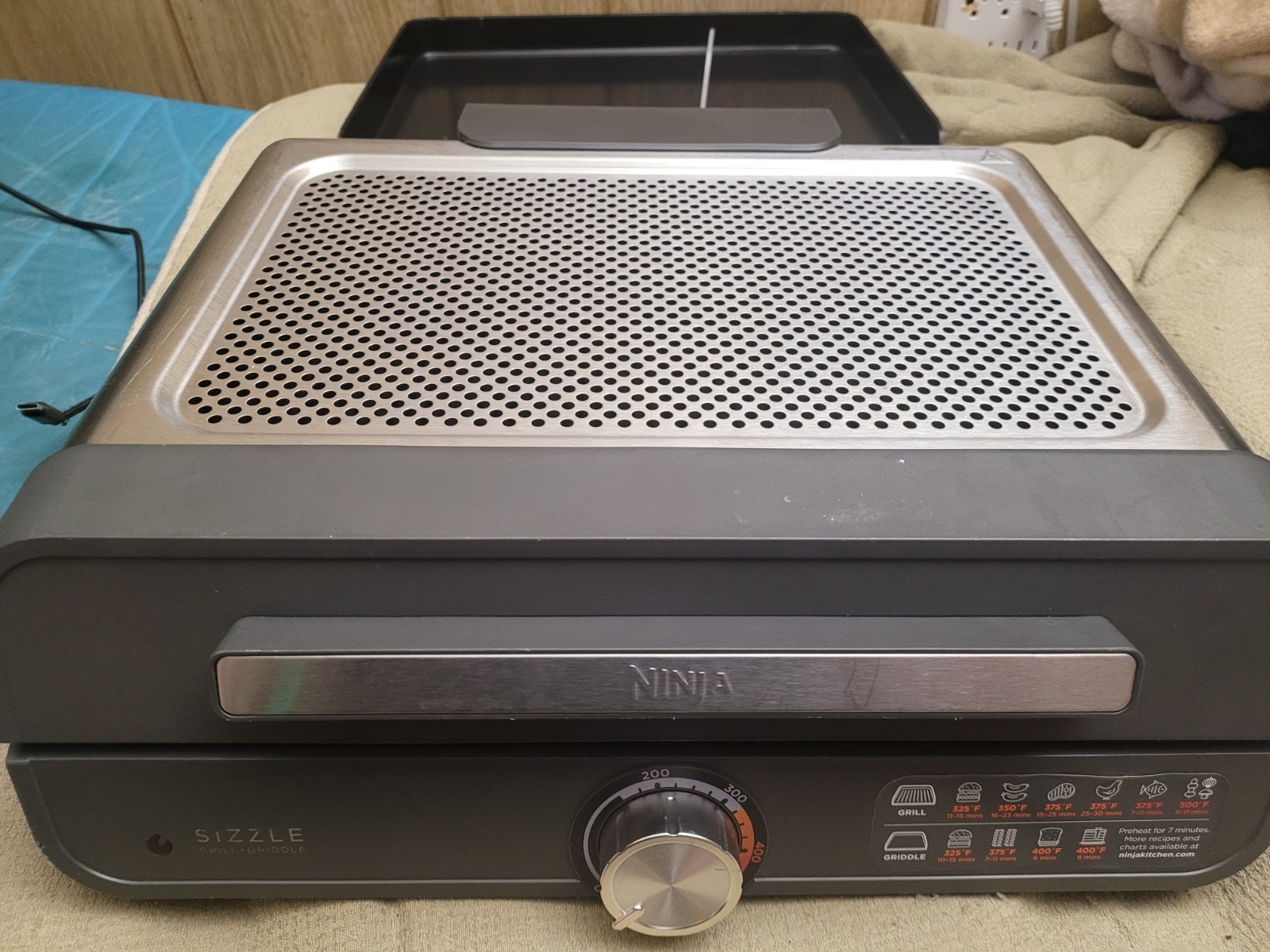 Ninja Sizzle Smokeless Indoor Grill 14″ Electric Griddle GR 15 Series GR 100
