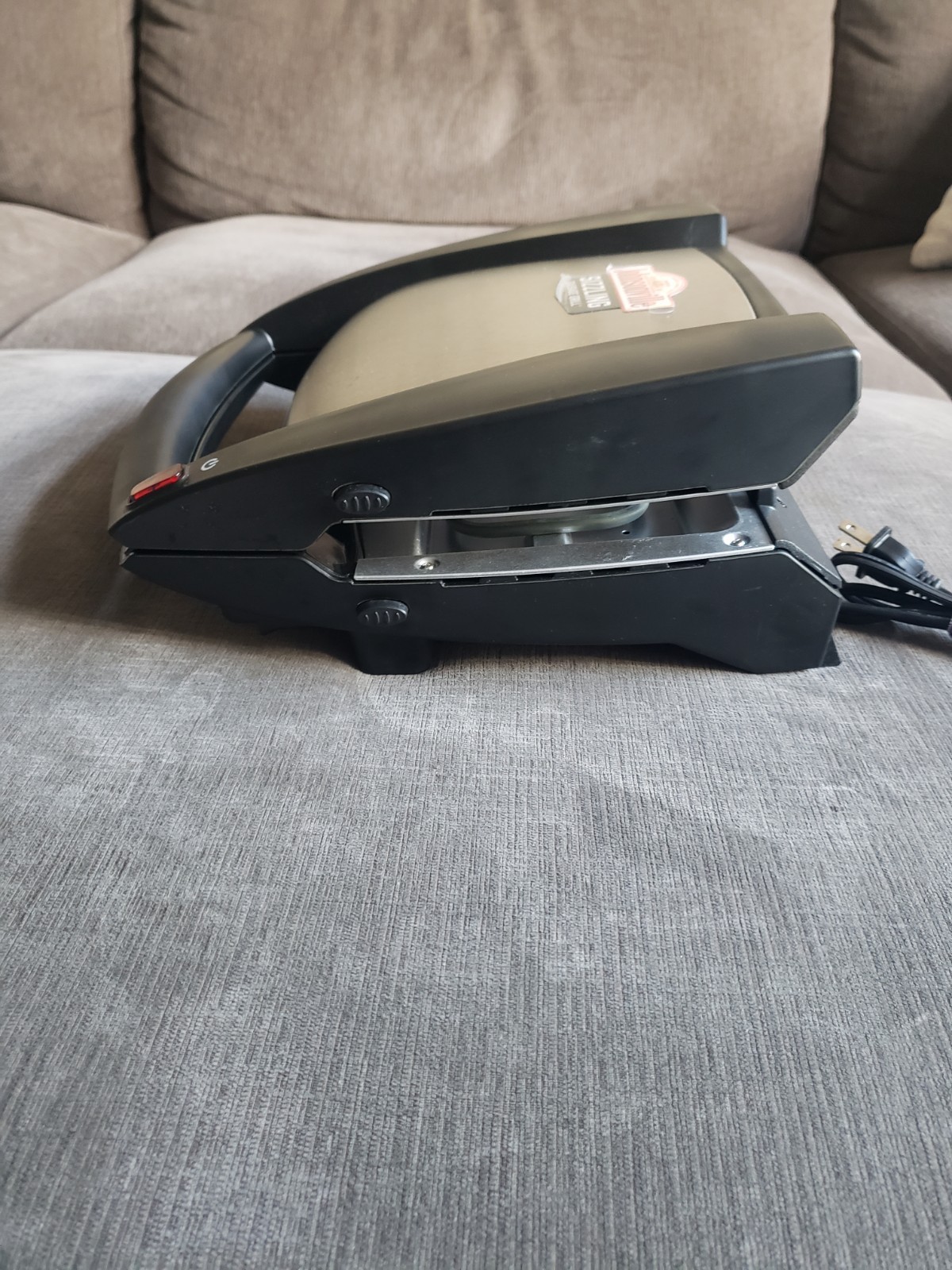 JOHNSONVILLE SIZZLING SAUSAGE INDOOR ELECTRIC GRILL BTG-0498 (PARTS) Read Desc..