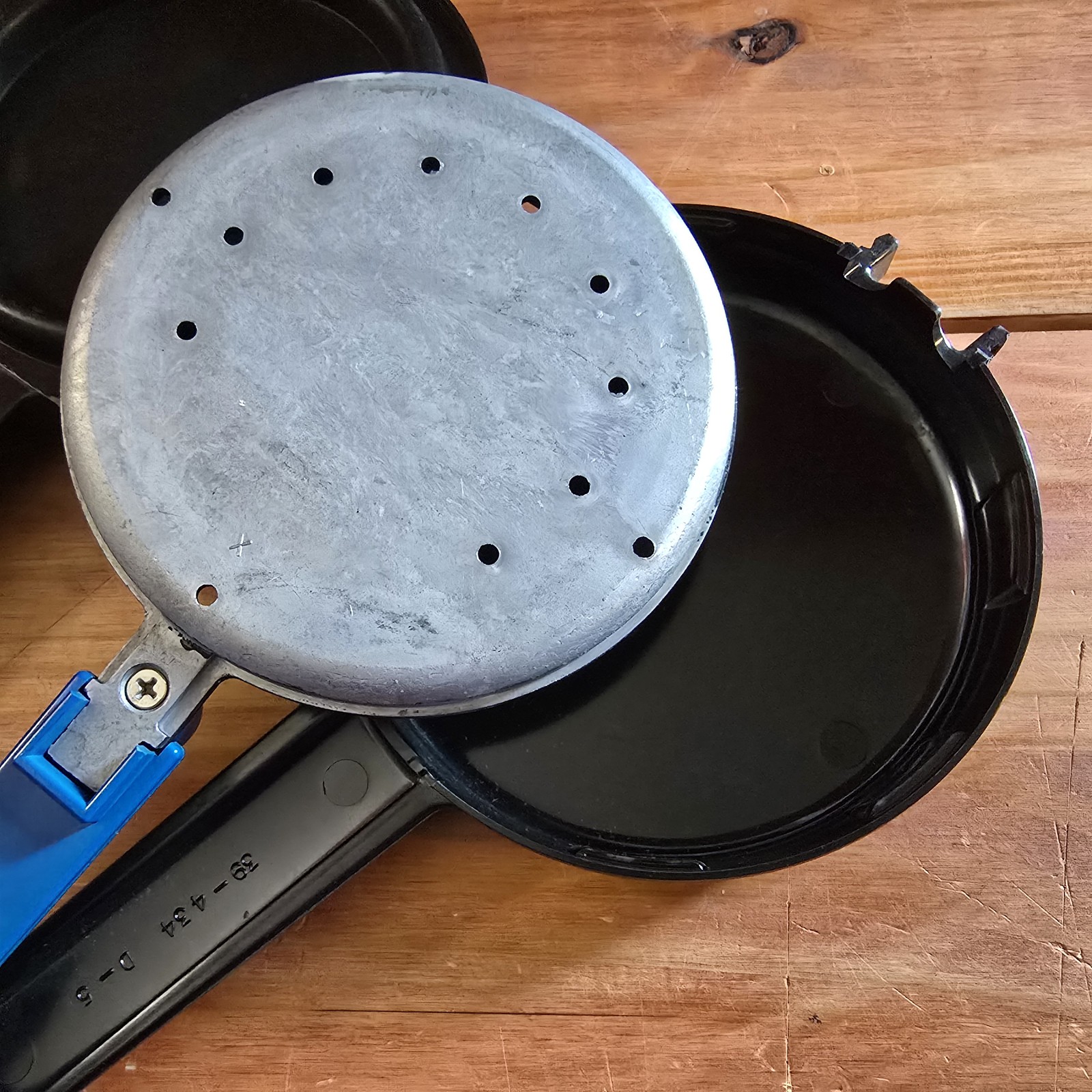 Vintage Presto Burger Electric Hamburger Cooker Grill Portable Black Model 2315A