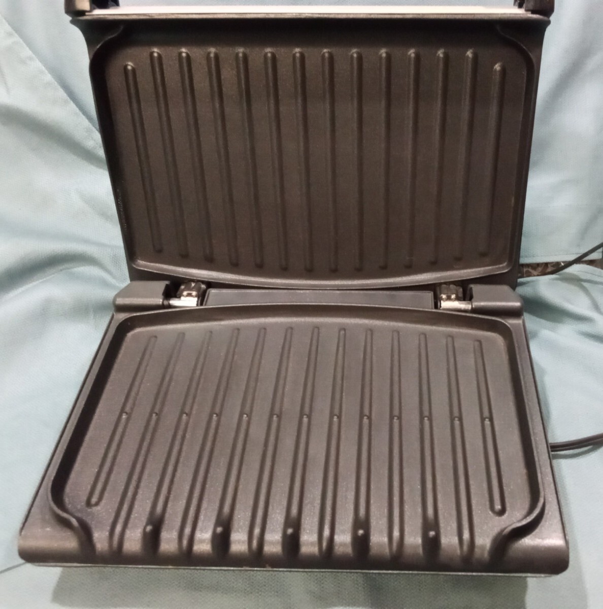 George Foreman Grilling Machine GRV80