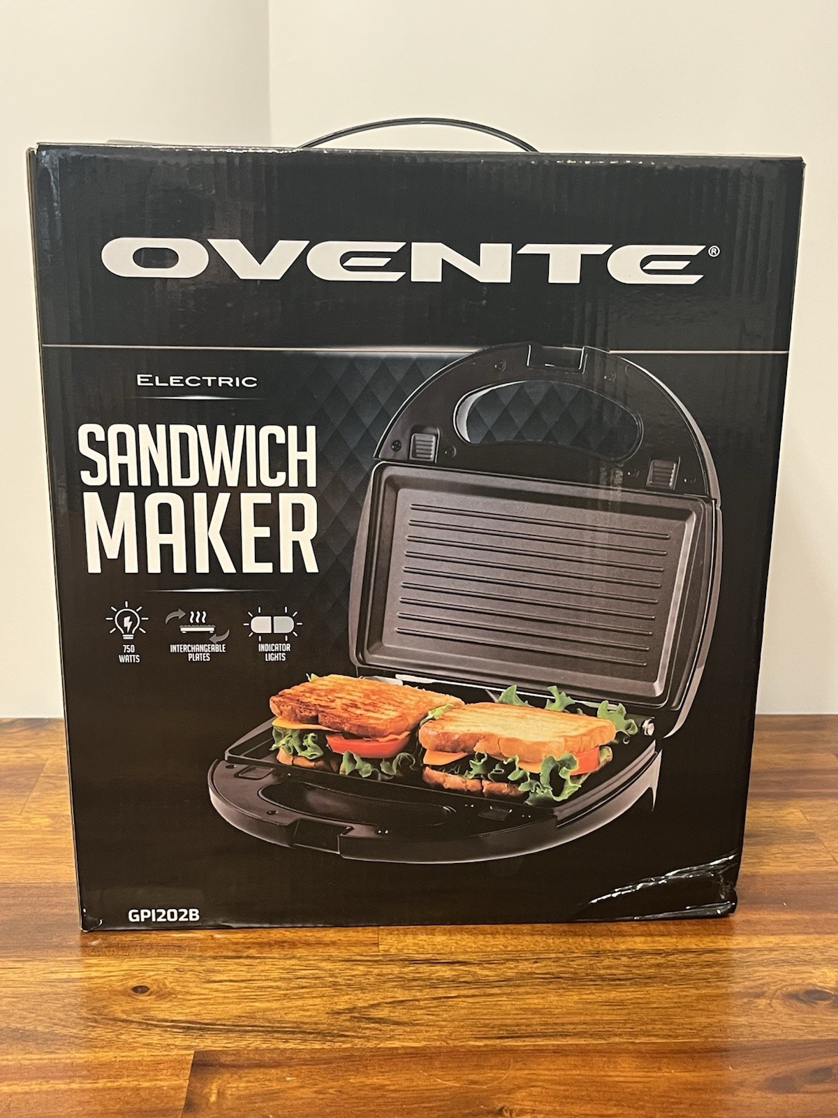 OVENTE Electric Sandwich Maker, Non-Stick Plates, Indicator Lights, Cool Touch