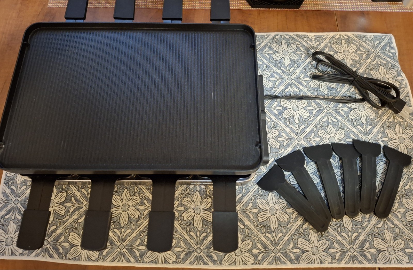 SWISSMAR 8-PersonRaclette Party Grill KF-77041 (Was A Display/Never Used/NoBox)