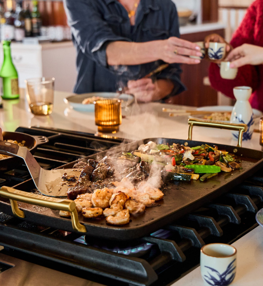 Smithey Seasoned Cast Iron Double Burner Griddle