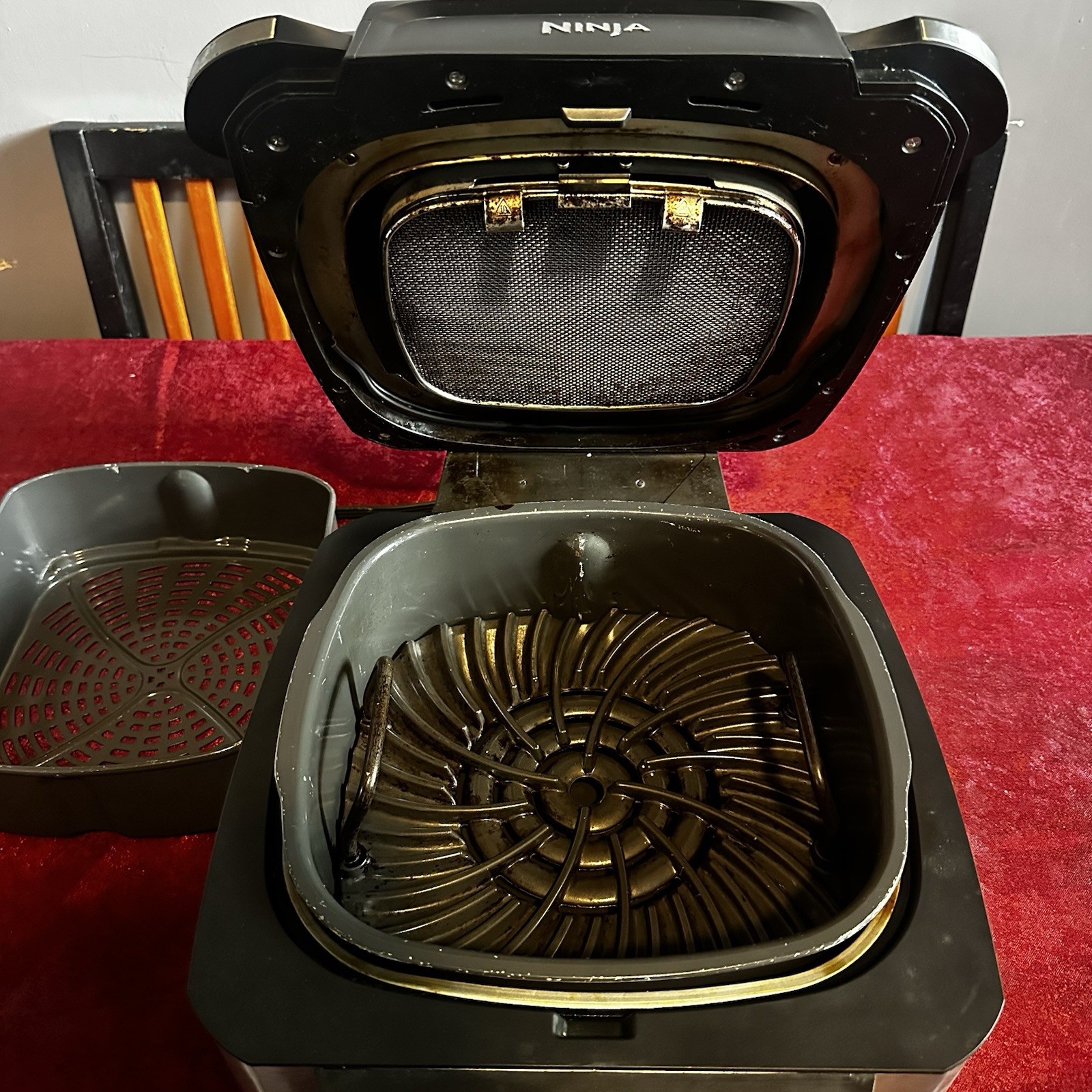 Ninja AG301 Foodi 5-in-1 Indoor Grill Air Fryer Roast Bake Dehydrate