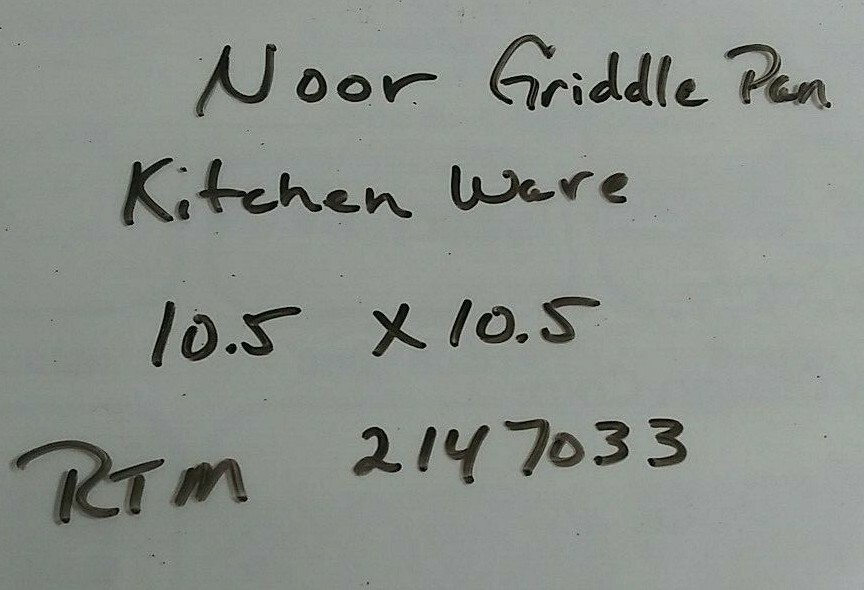 Noor Griddle Pan Kitchen Ware #11 RTM 2147033 10.5″ Black Round Wood Handle