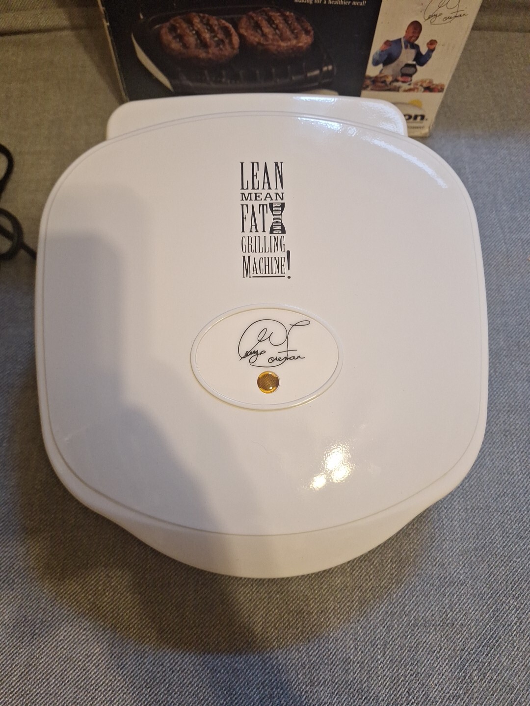 George Foreman Grill Lean Mean Fat Reducing Grilling Griddle GR10A White -NEW-