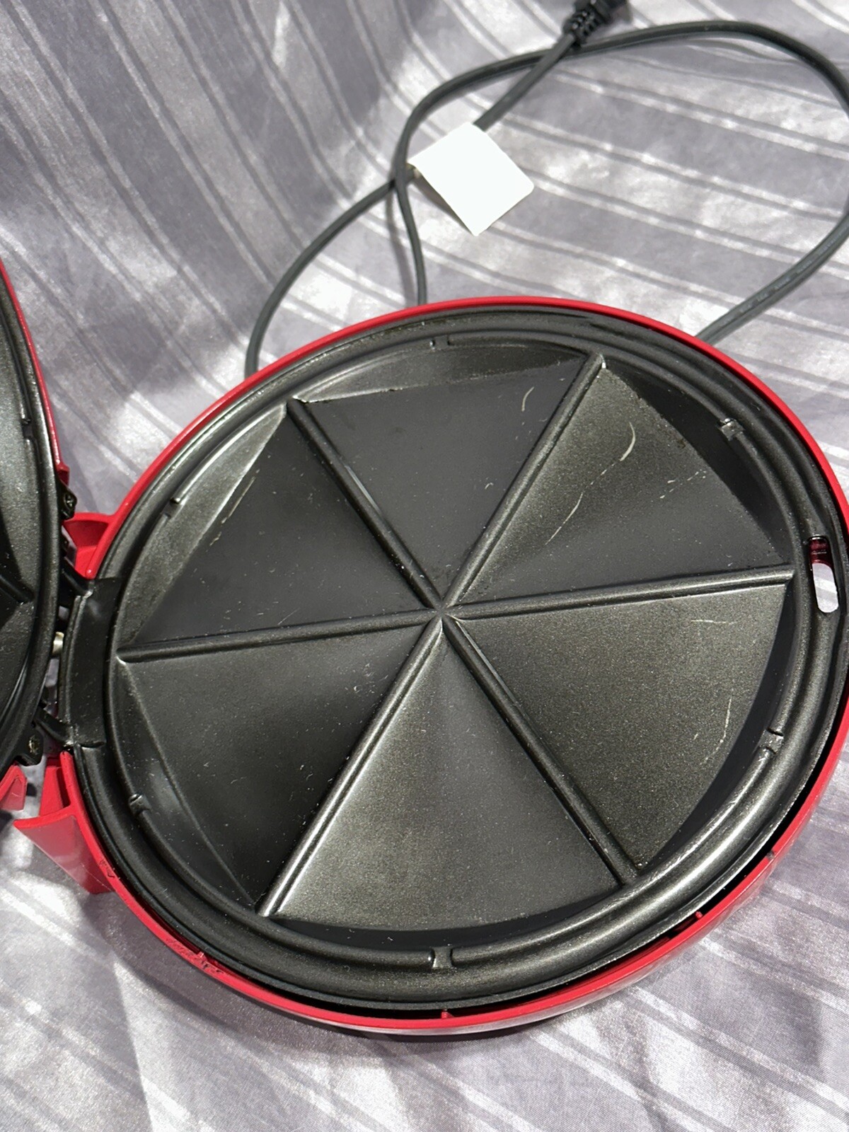 The El Paso Chile Company Quesadilla Maker Red Model S676