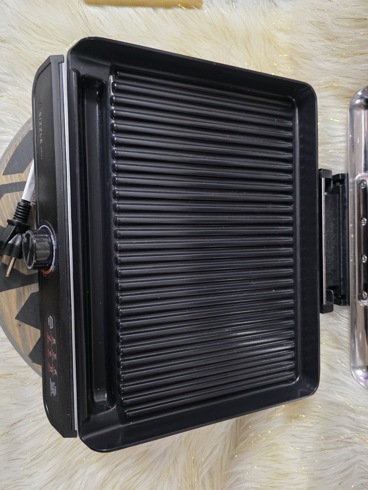 Ninja Sizzle 4-6 Serving Indoor Electric Grill w/ Nonstick Grill Plate Smokeless