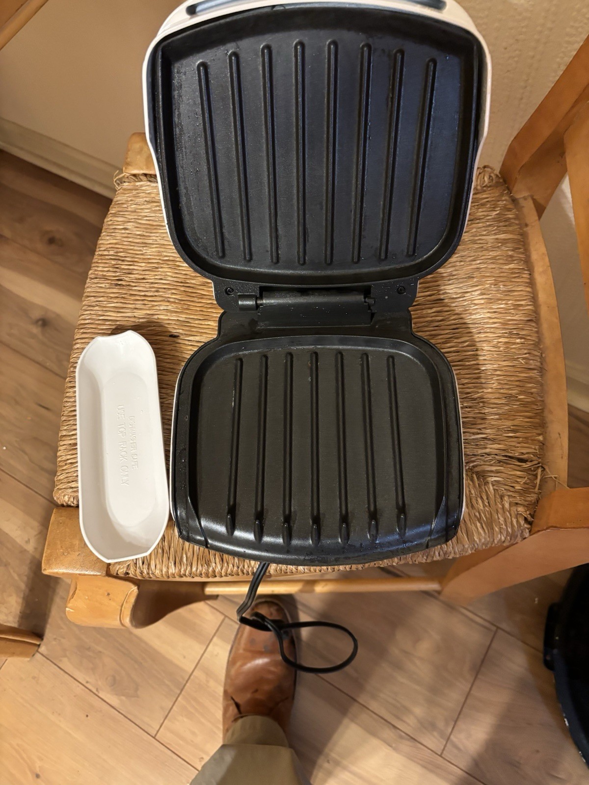 George Foreman GR10AWHT Electric Non-Stick Grill White Easy Clean Drip Tray
